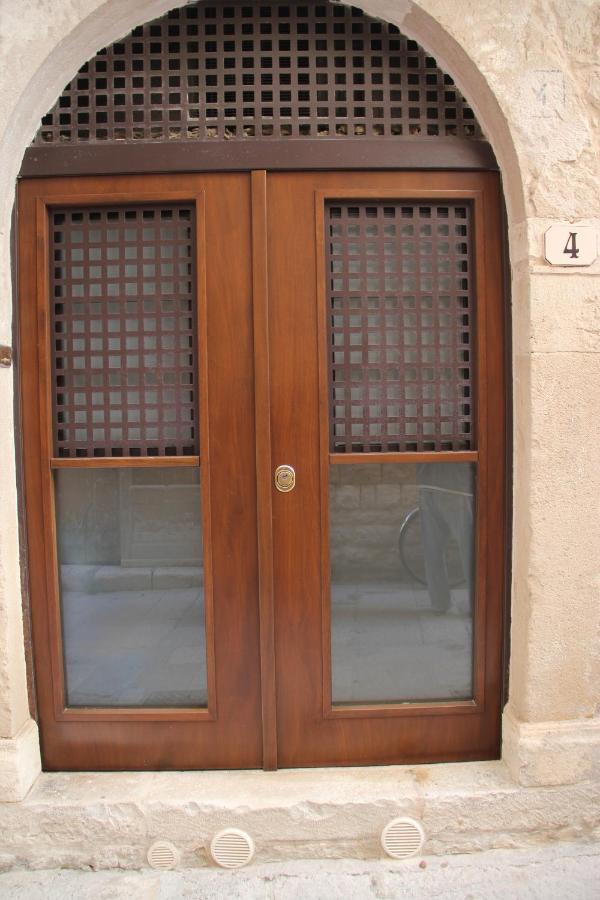 Al Civico 4 Bed & Breakfast Molfetta Exterior photo